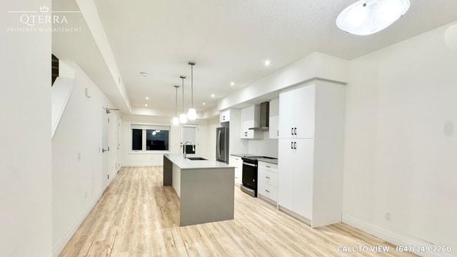 Building Photo - 31 Lily Ln Unit 30 Lily Ln, Guelph, Ontar