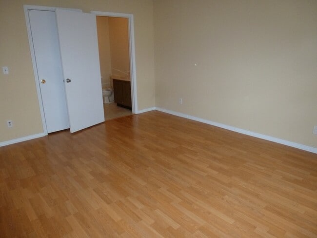 Photo - 16-8 Sacramento Ct