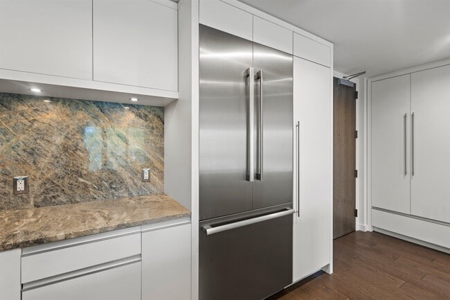 Photo - 320 Adolphus Ave