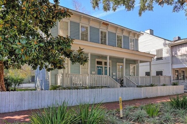 Photo - 303 W Park Ave