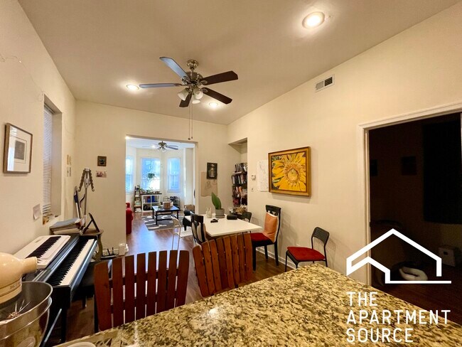 Photo - 1921 N Francisco Ave Unidad 1