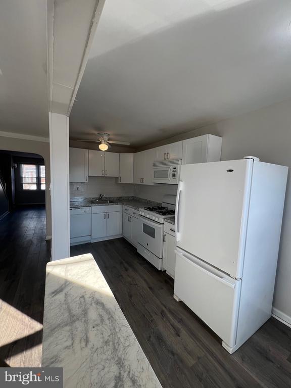 Photo - 952 Grant Rd