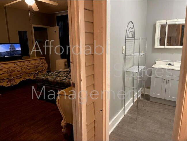 Photo - 160 Lamar St