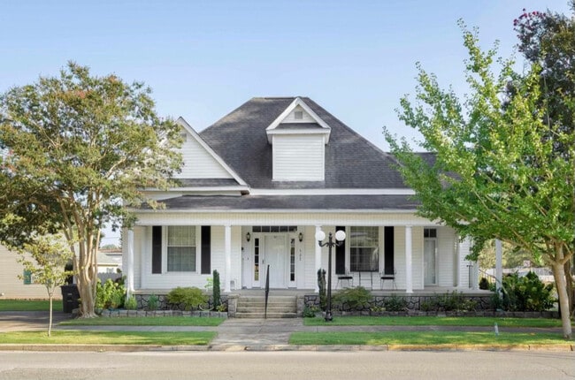 View of Property from Tombigbee - 502 E Tombigbee St Unit A