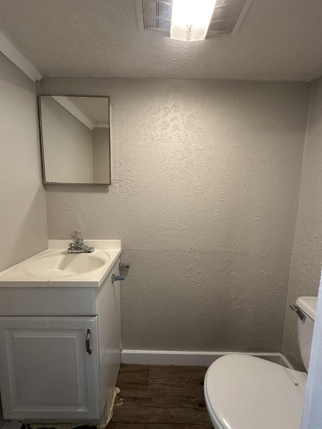 Photo - 3828 E 11th St