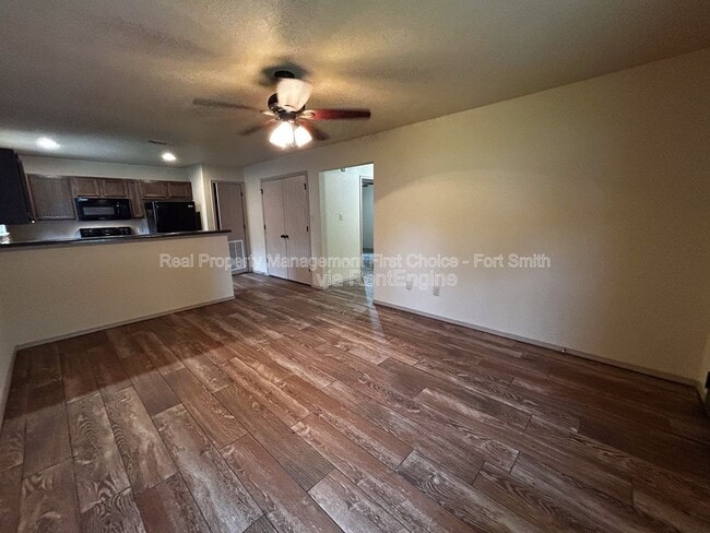 Photo - 318 S 12th St