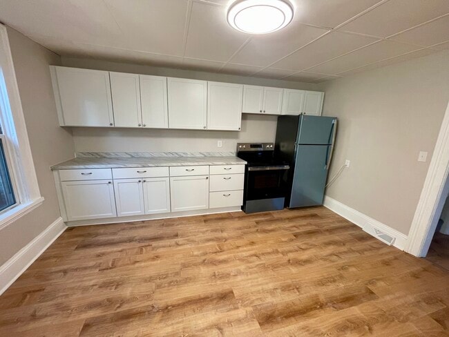 Photo - 307 W 9th Ave