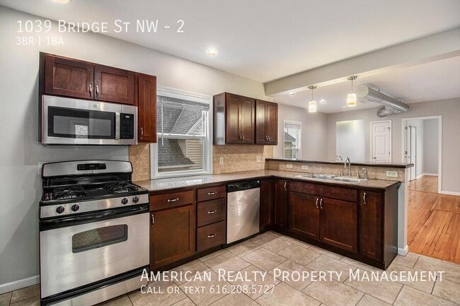 Photo - 1039 Bridge St NW Unit 2