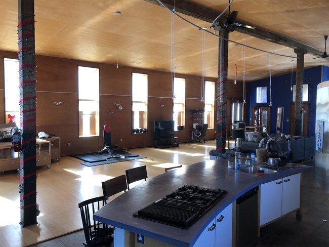 Photo - 3016 E Thompson St Unit Penthouse