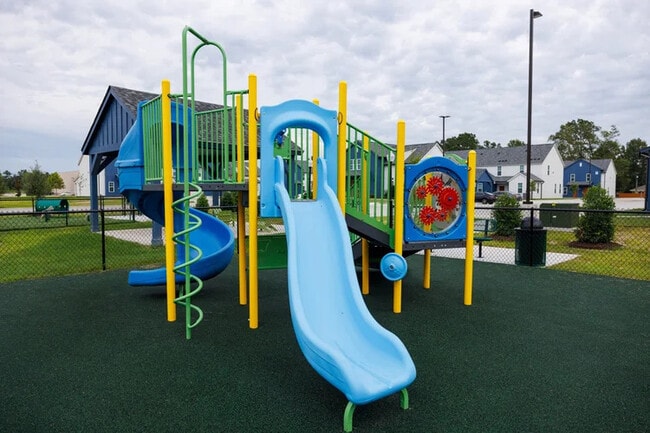 Photo - Parkway Commons Townhomes