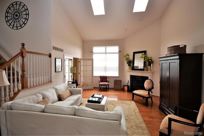 Photo - 4890 Spring Meadow Dr
