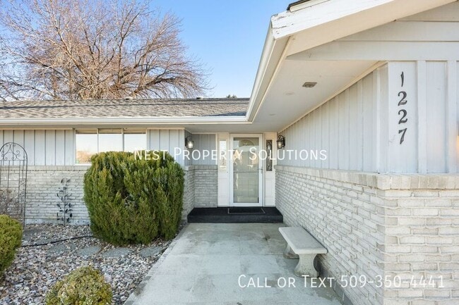 Photo - 1227 Fairway Dr NE