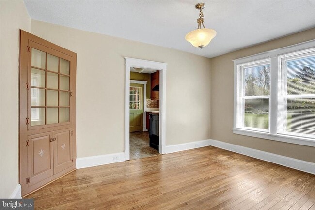 Photo - 319 N 2nd St
