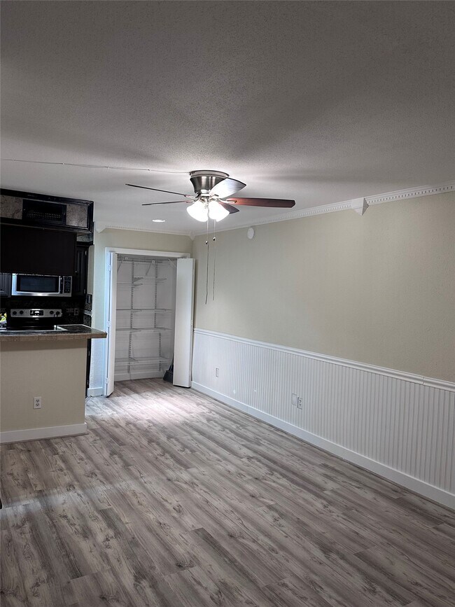 Photo - 2110 Wilcrest Dr Unidad 128