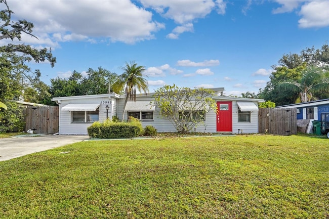 Photo - 10949 105th St