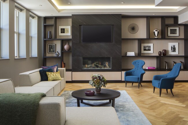 Photo - The Versailles