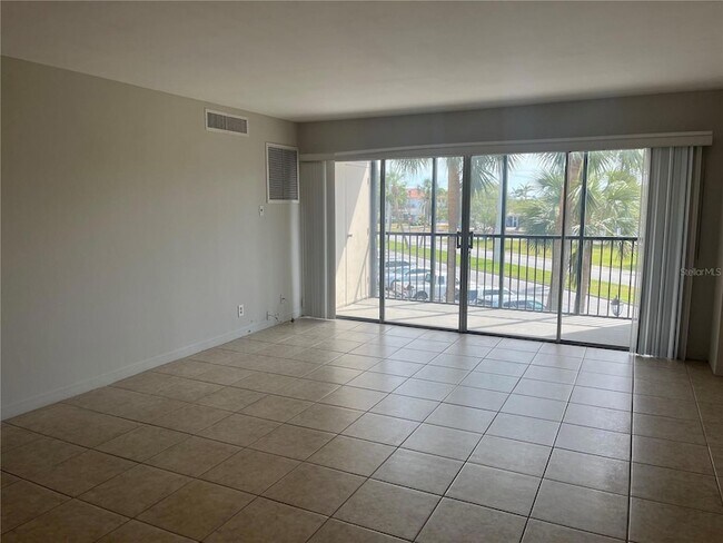 Photo - 10355 Paradise Blvd Unit 113