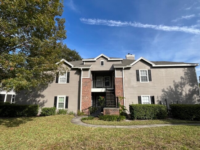 Building Photo - 10000 Gate Pky N Unit 622