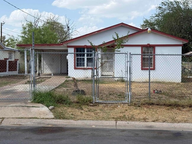 Building Photo - 2218 E Price St