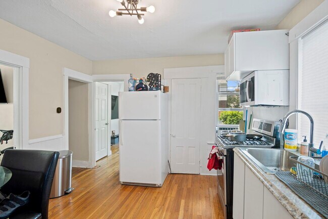 Photo - 305 Cornell St Unit #2