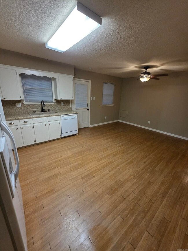 Photo - 11615 Ashwood Dr
