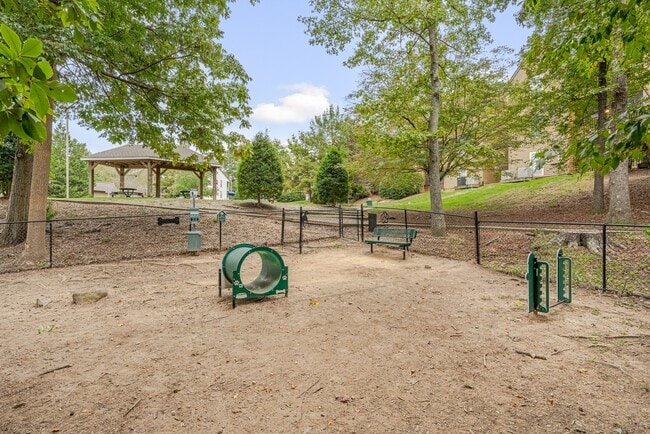 Photo - Southpoint Estate Apartments