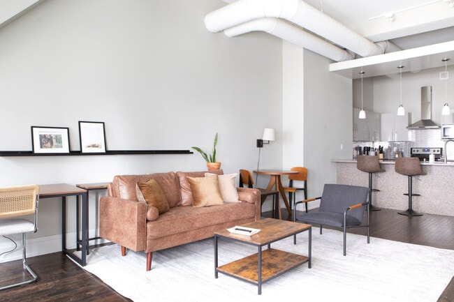 Photo - 225 E Michigan St Unidad ID1379016P