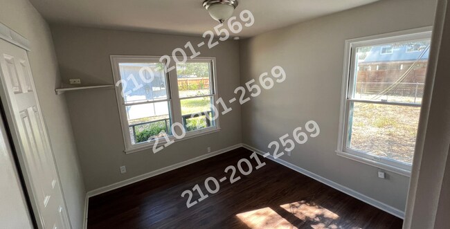 Photo - 122 Anton Dr