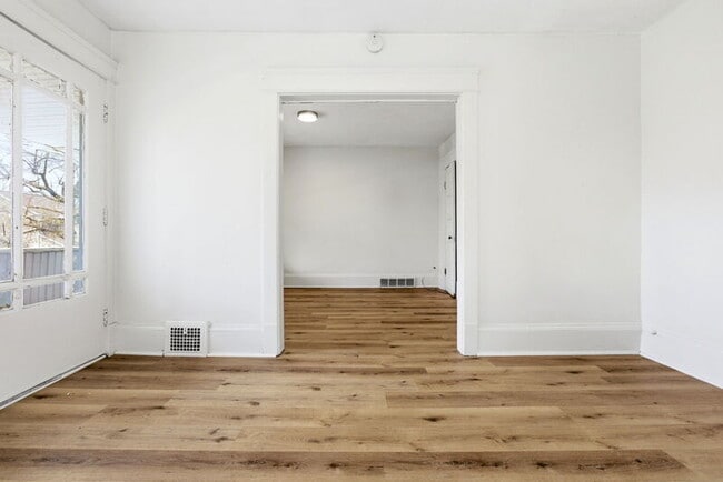 Photo - 2935 E 121st St Unit Upper