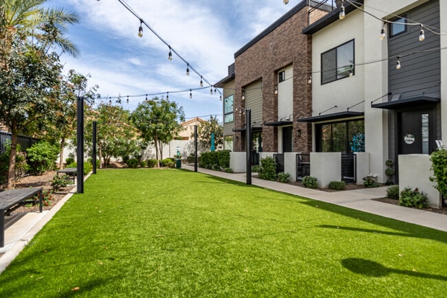 Photo - 164 E Lexington Ave