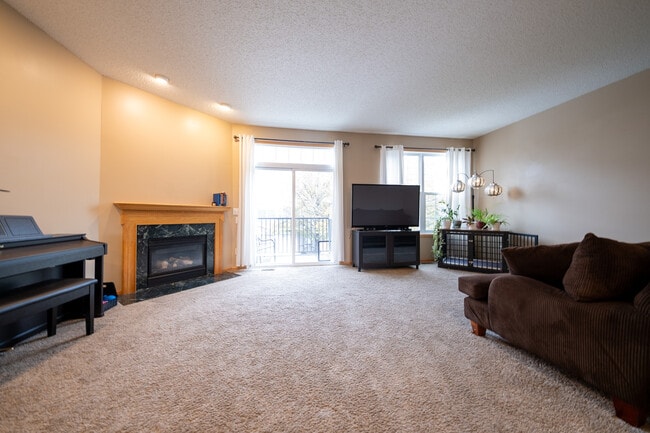 Photo - 706 Village Pkwy