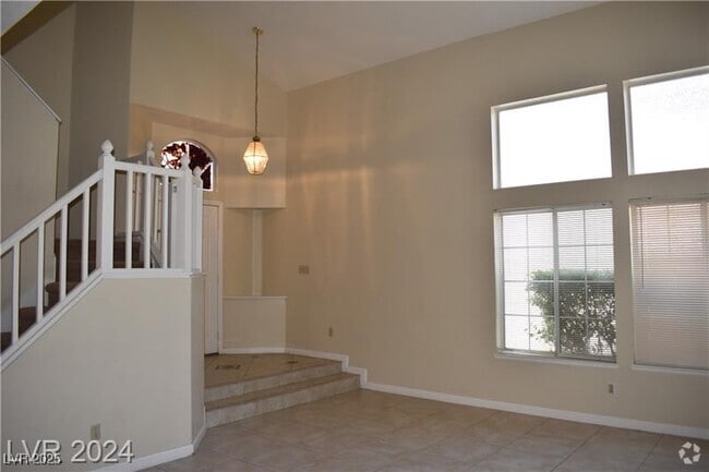 Building Photo - 3116 Forest Lake St Rental