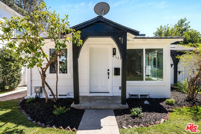 Photo - 4524 Laurel Canyon Blvd