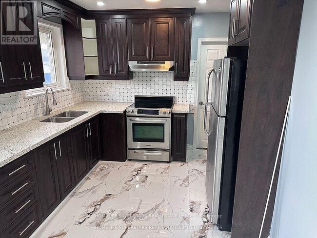 Photo - 10 Aloma Crescent