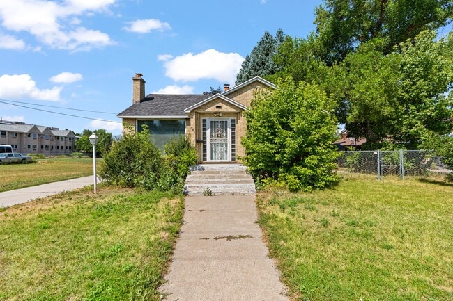 Building Photo - 381 N 200 W Rental