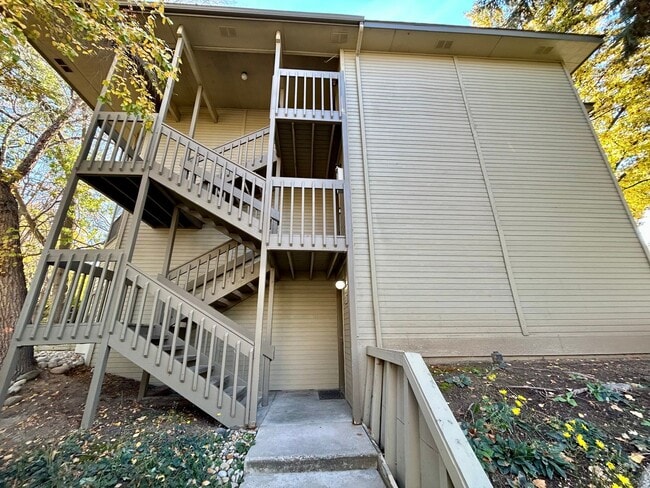 Photo - Contemporary 2 Bedroom Condo in the Heart ...