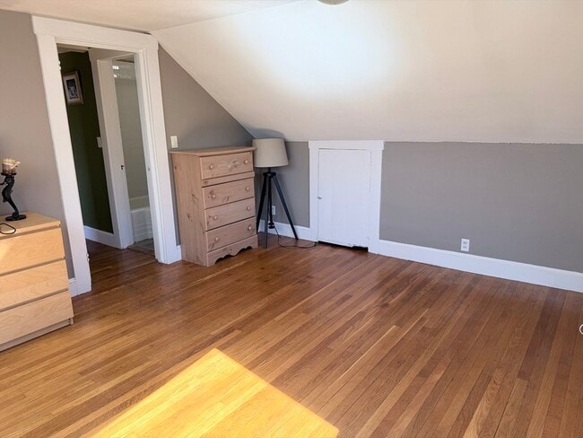 Photo - 359 Village St Unidad 3