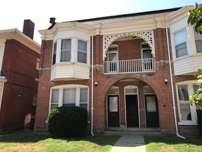 Photo - Eugene Field Apartments