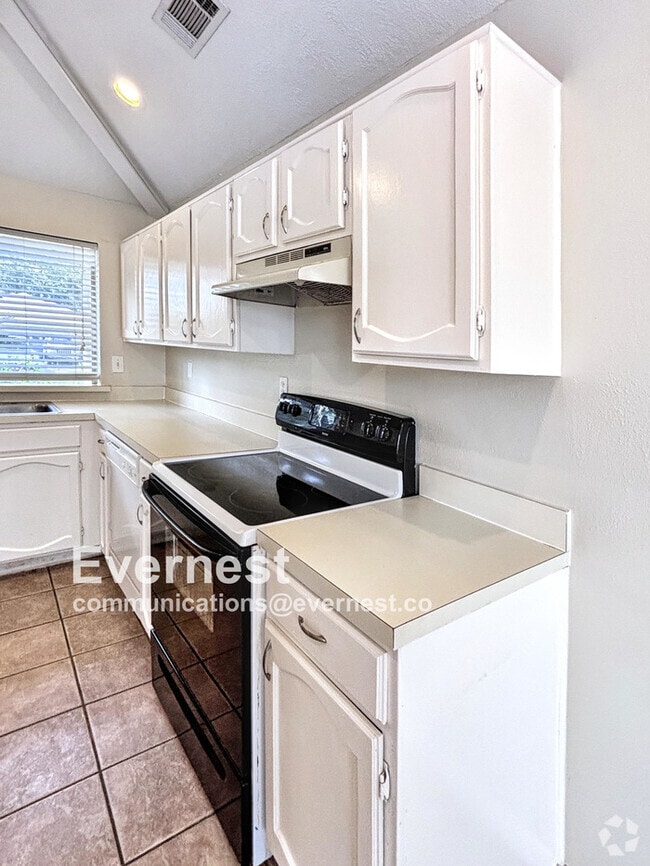 Building Photo - 8731 Summit Pines Dr Rental