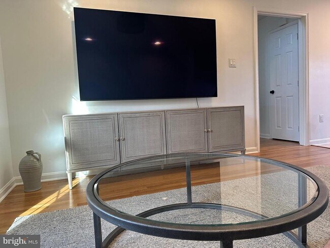 Photo - 7007 Dunningham Pl