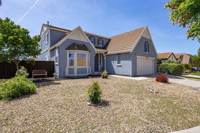 Photo - Gorgeous 4 Bedroom with SOLAR in Shadow Lakes!