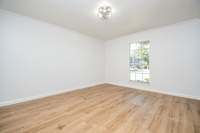 Photo - 7703 Braesridge Ct