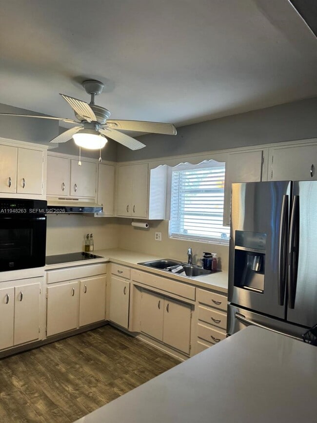 Photo - 4820 SW 11th Ct