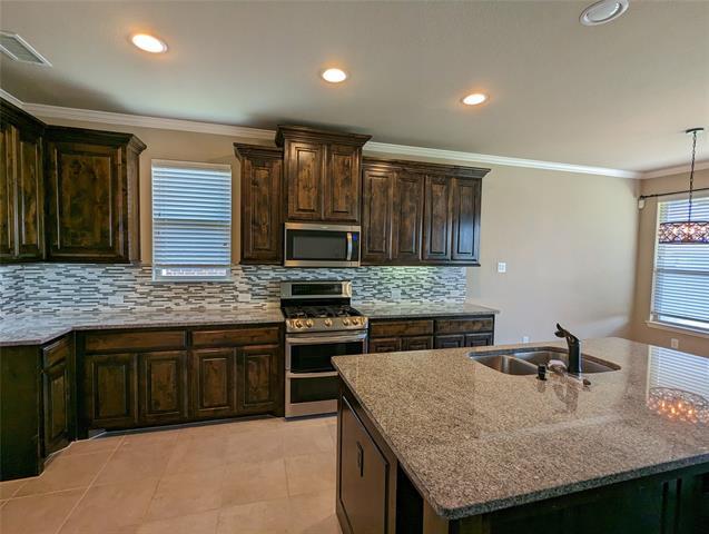 Photo - 591 Deverson Dr