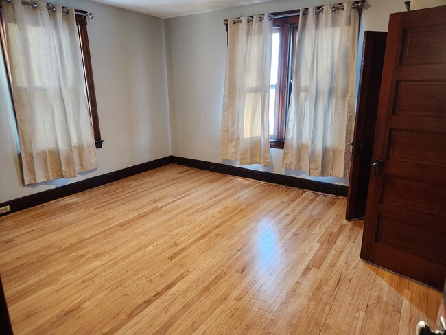 Photo - 1395 Section Rd Unidad #2 - 2nd Floor-Duple