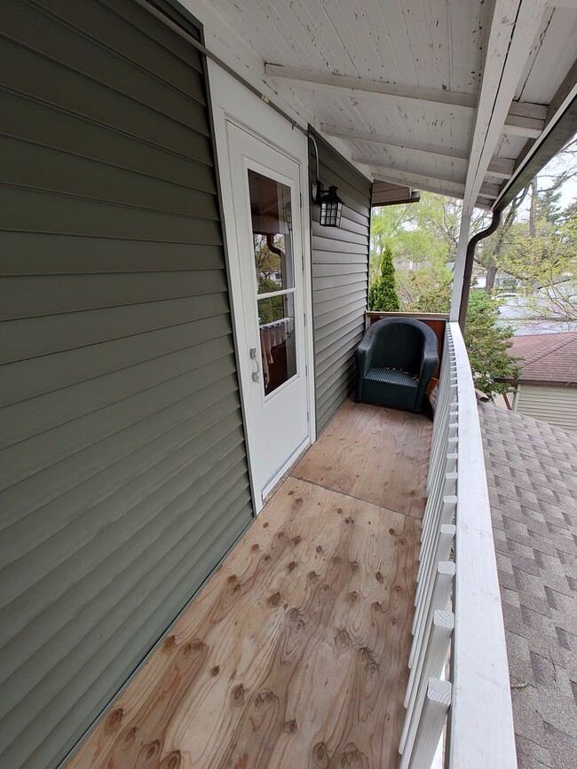 Rear door to kitchen - 617 Delles Rd Unidad C