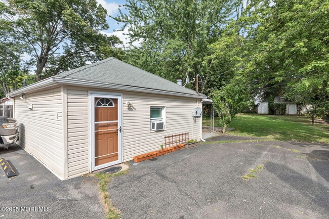 Building Photo - 301 Norwood Ave Unit 3