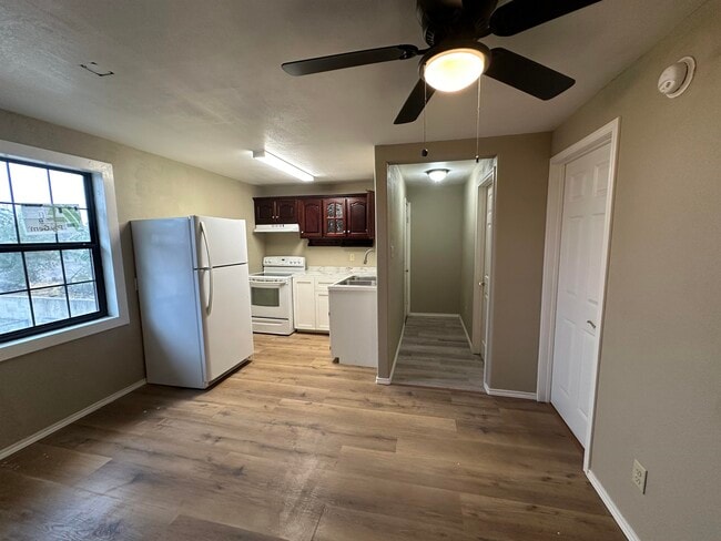 Photo - 2620 Laredo St Unidad 2