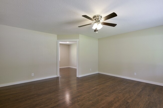 Photo - 1137 W Main St