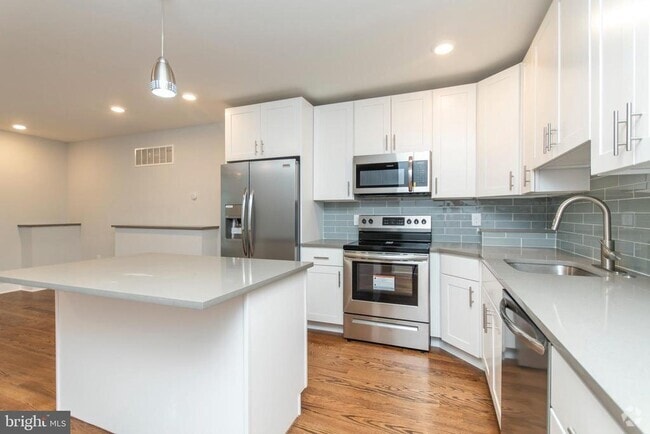 Building Photo - 814 N Uber St Rental